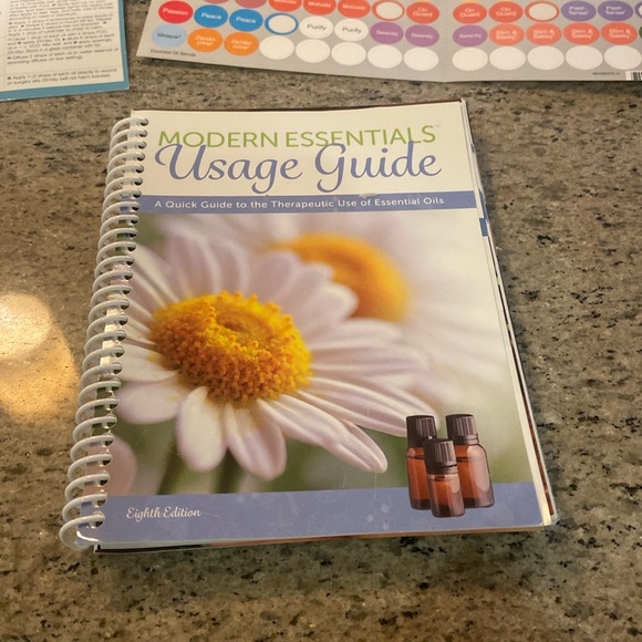 Modern essentials usage guide essential oils - Picture 1 of 3